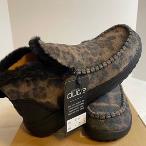 HEY DUDE BOOTS! Leopard print style is Denny Leo Nut Size 8